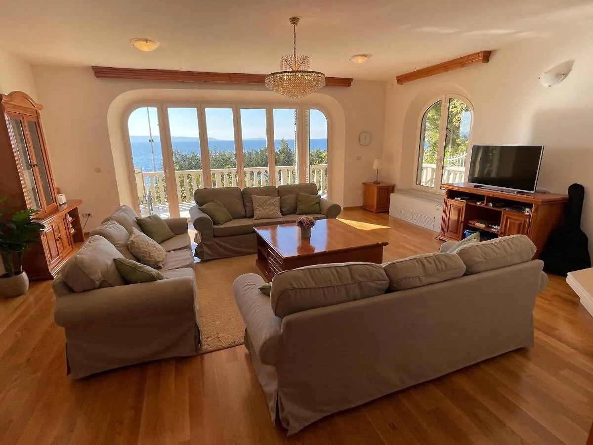 Luxury Seaside Villa With A Classic Mediterranean Olive Garden, A Fully Equipped Professional Kitchen, Pool, Sauna, Padle Boards And Canoe - Miolin Beach House Trogir