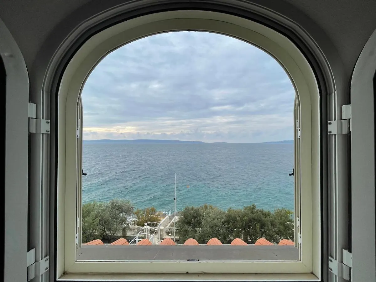 Luxury Seaside Villa With A Classic Mediterranean Olive Garden, A Fully Equipped Professional Kitchen, Pool, Sauna, Padle Boards And Canoe - Miolin Beach House Trogir