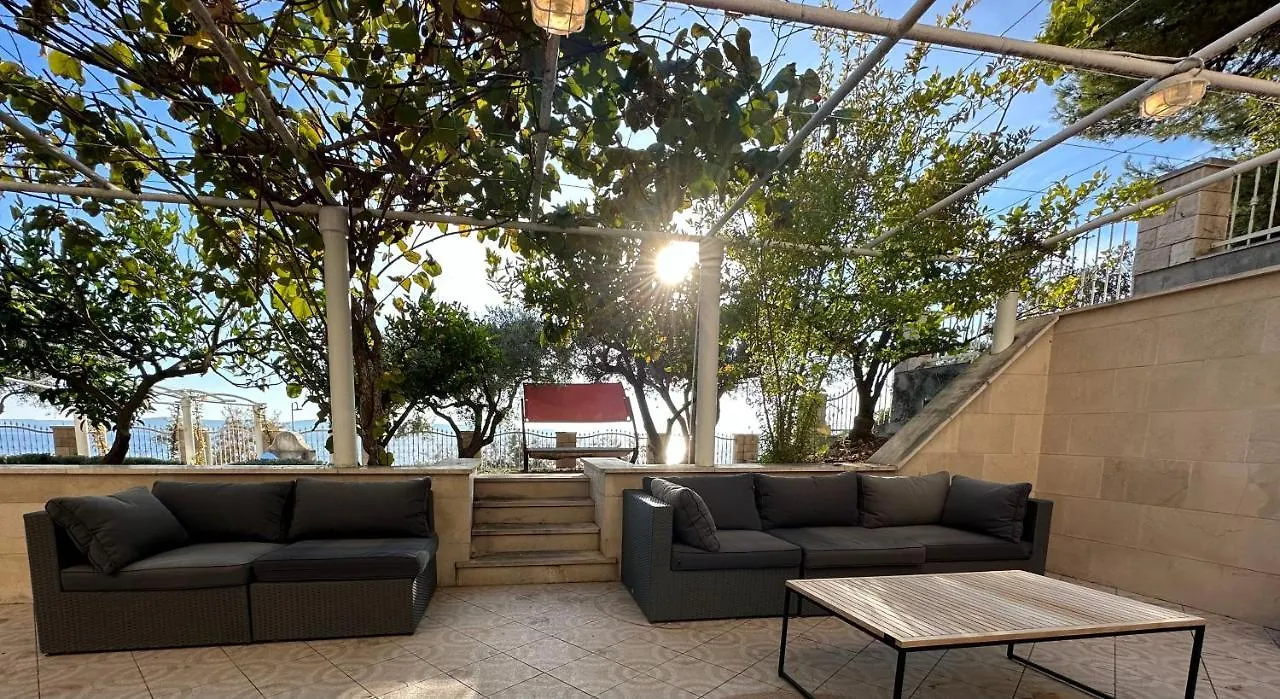 Luxury Seaside Villa With A Classic Mediterranean Olive Garden, A Fully Equipped Professional Kitchen, Pool, Sauna, Padle Boards And Canoe - Miolin Beach House Trogir