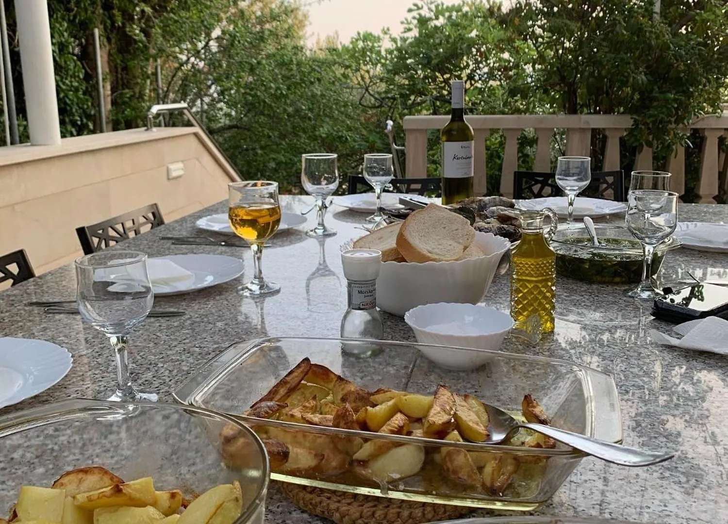 Luxury Seaside Villa With A Classic Mediterranean Olive Garden, A Fully Equipped Professional Kitchen, Pool, Sauna, Padle Boards And Canoe - Miolin Beach House Trogir