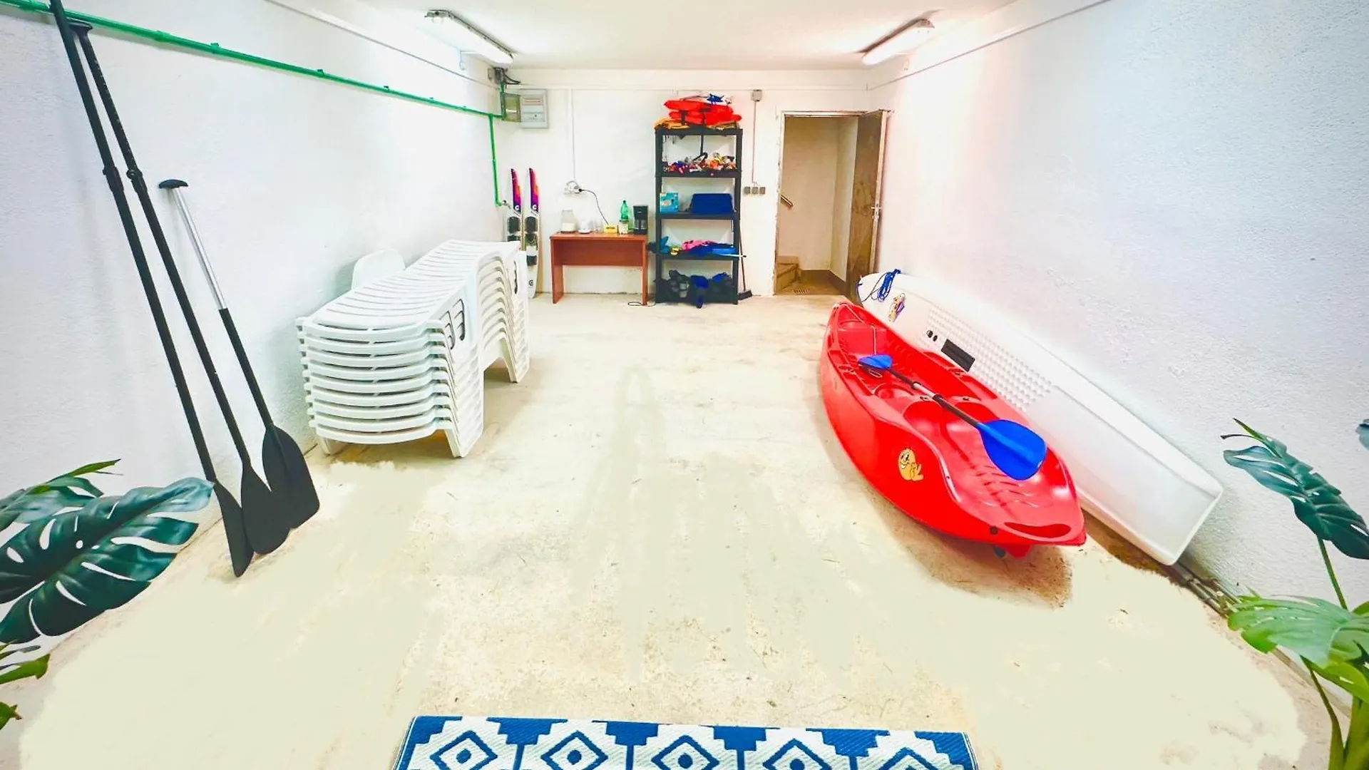 Luxury Seaside Villa With A Classic Mediterranean Olive Garden, A Fully Equipped Professional Kitchen, Pool, Sauna, Padle Boards And Canoe - Miolin Beach House Trogir