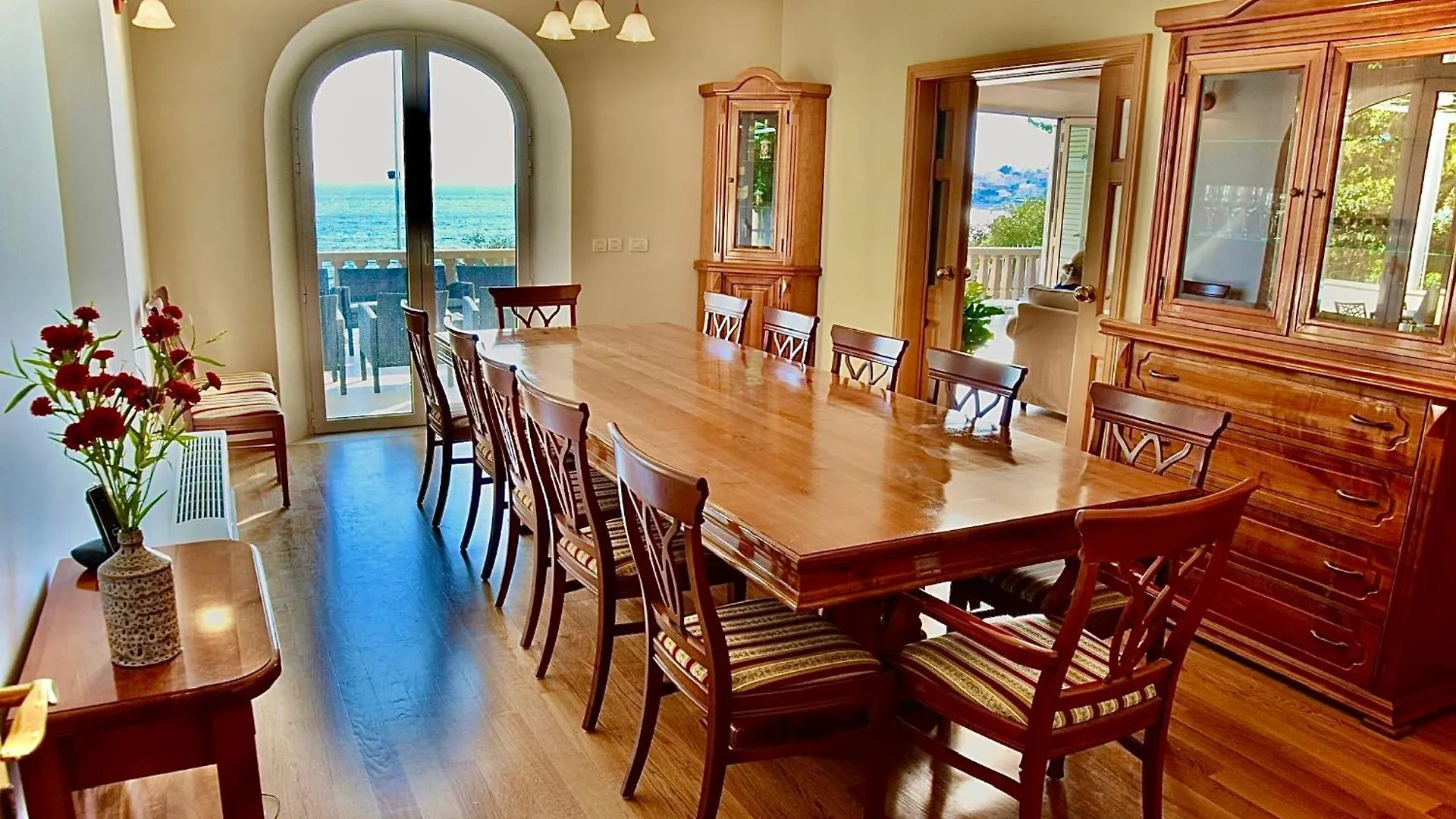 Luxury Seaside Villa With A Classic Mediterranean Olive Garden, A Fully Equipped Professional Kitchen, Pool, Sauna, Padle Boards And Canoe - Miolin Beach House Trogir