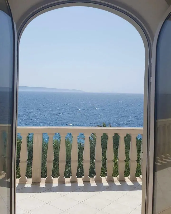 Luxury Seaside Villa With A Classic Mediterranean Olive Garden, A Fully Equipped Professional Kitchen, Pool, Sauna, Padle Boards And Canoe - Miolin Beach House Trogir