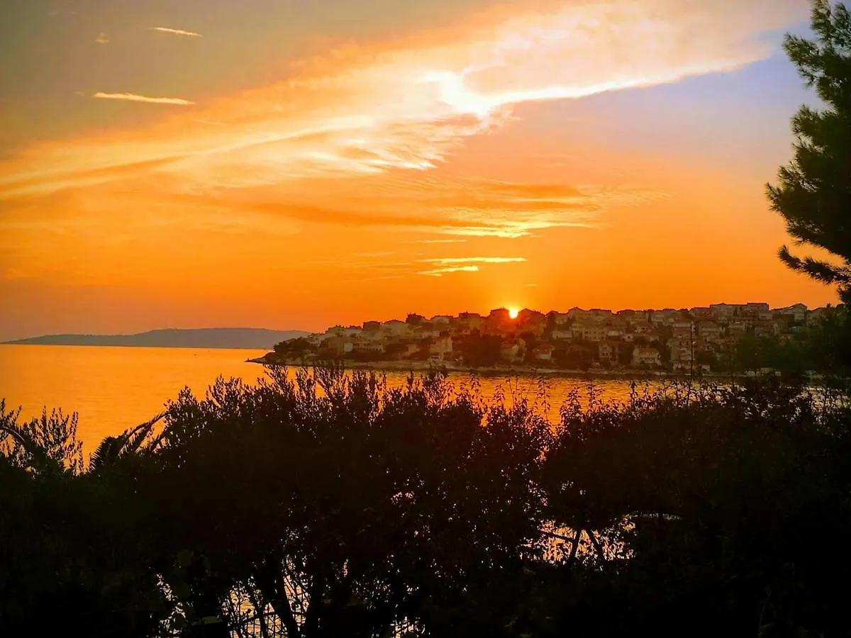 Miolin Beach House Trogir Villa